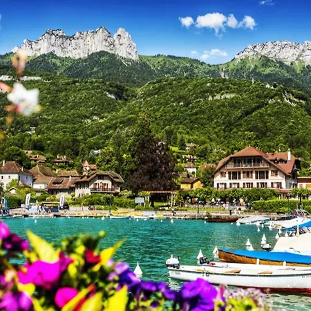 Appartement Rayan 4 étoiles - Proche Lac&vieille Ville, Garage Privé, Secteur Recherché