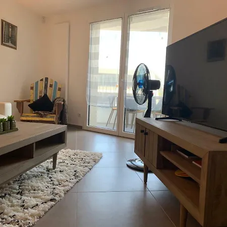 Appartement Rayan 4 étoiles - Proche Lac&vieille Ville, Garage Privé, Secteur Recherché