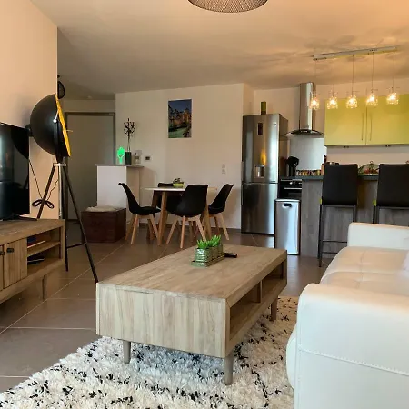 Appartement Rayan 4 étoiles - Proche Lac&vieille Ville, Garage Privé, Secteur Recherché