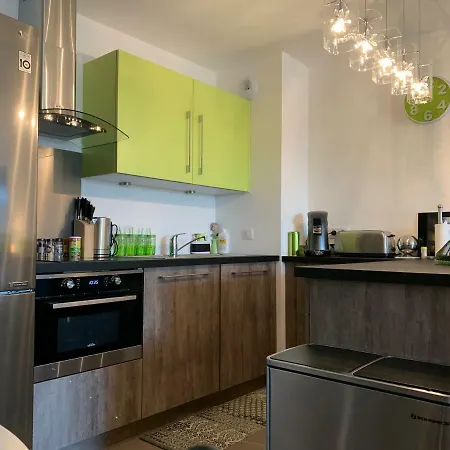 Rayan 4 étoiles - Proche Lac&vieille Ville, Garage Privé, Secteur Recherché Appartement