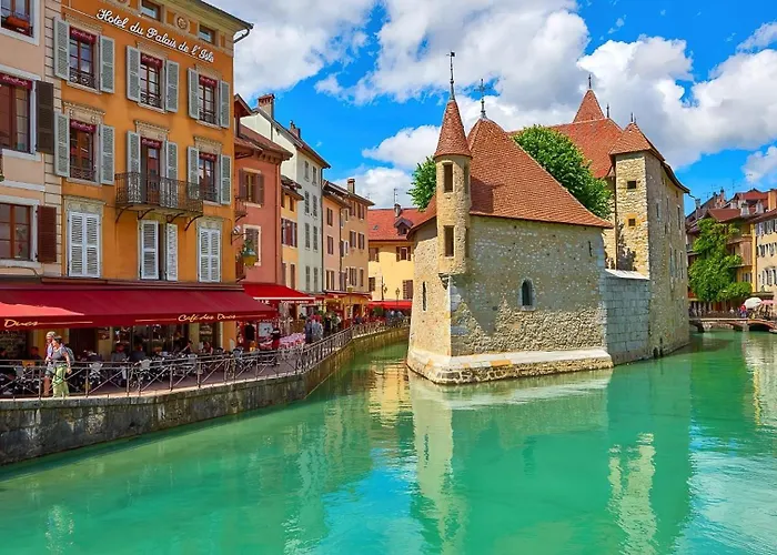 公寓 Rayan 4 Etoiles - Proche & Vieille Ville, Garage Prive, Secteur Recherche *