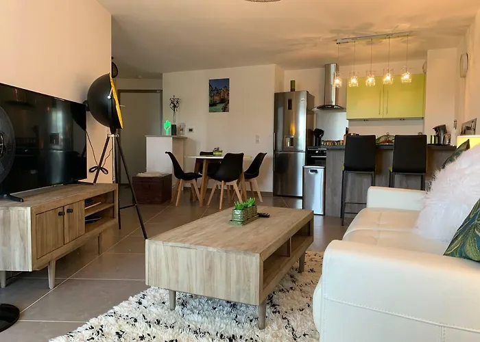 公寓 Rayan 4 Etoiles - Proche & Vieille Ville, Garage Prive, Secteur Recherche